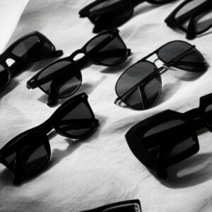 a-selection-of-classic-and-modern-black-sunglasses-styles-for-every-occasion